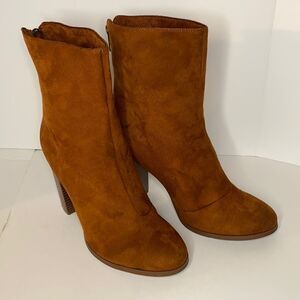 Chestnut faux suede ankle booties size 8 from Forever21
